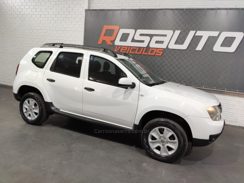 DUSTER 1.6 EXPRESSION 4X2 16V FLEX 4P MANUAL - 2017 - VENâNCIO AIRES