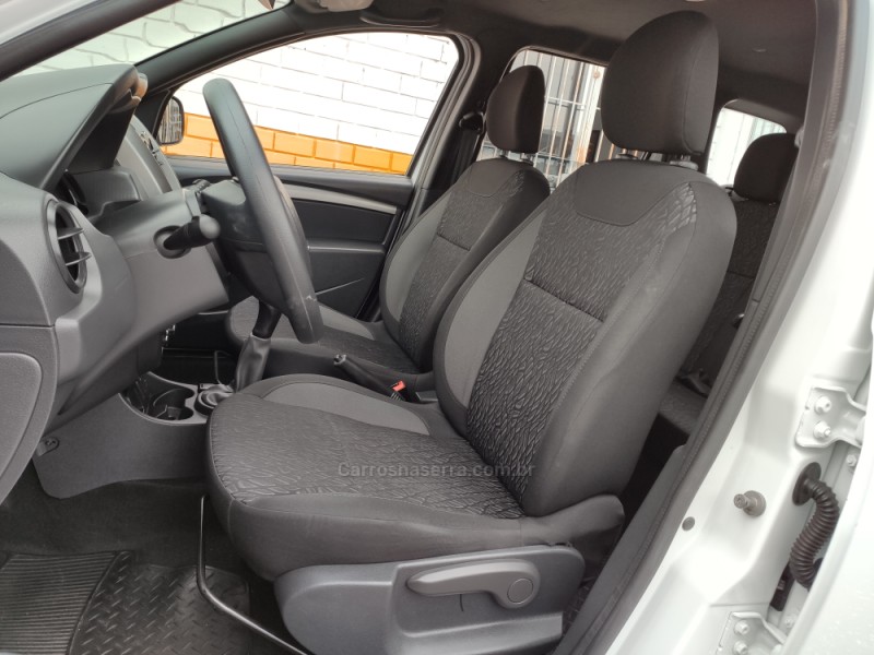 DUSTER 1.6 EXPRESSION 4X2 16V FLEX 4P MANUAL - 2017 - VENâNCIO AIRES