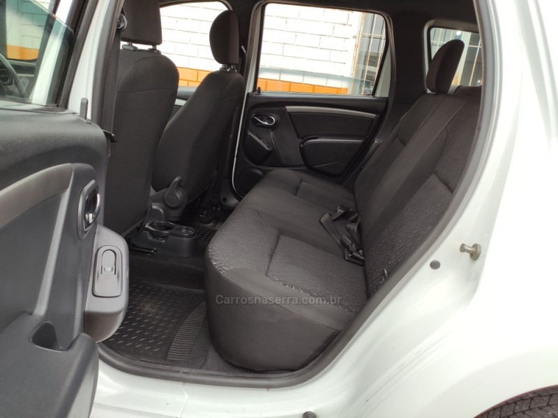 DUSTER 1.6 EXPRESSION 4X2 16V FLEX 4P MANUAL - 2017 - VENâNCIO AIRES