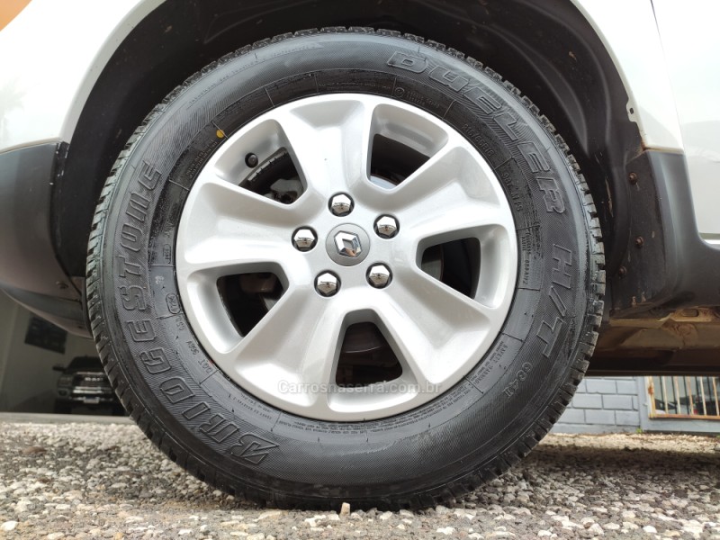 DUSTER 1.6 EXPRESSION 4X2 16V FLEX 4P MANUAL - 2017 - VENâNCIO AIRES