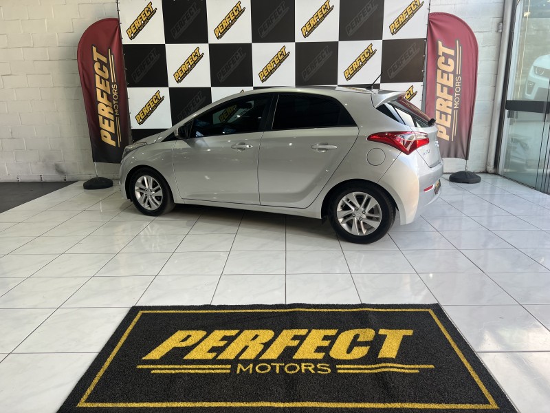 HB20 1.6 PREMIUM 16V FLEX 4P MANUAL - 2013 - PORTãO