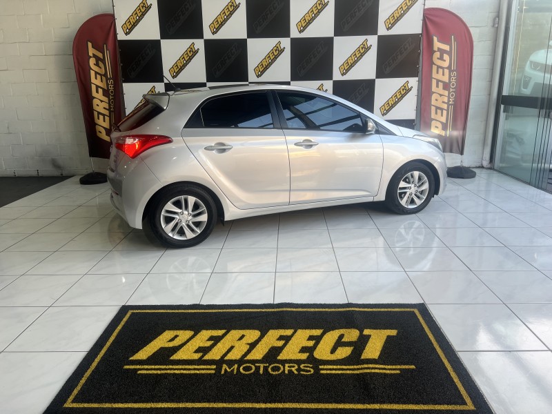 HB20 1.6 PREMIUM 16V FLEX 4P MANUAL - 2013 - PORTãO