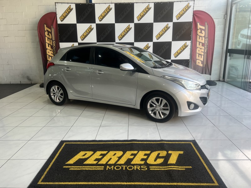 HB20 1.6 PREMIUM 16V FLEX 4P MANUAL - 2013 - PORTãO