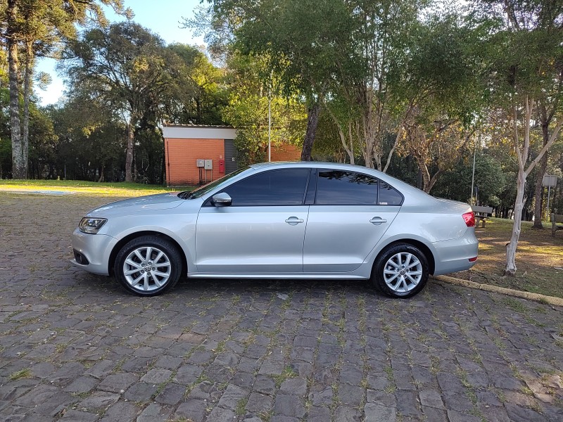 JETTA 2.0 COMFORTLINE FLEX 4P TIPTRONIC - 2013 - CAXIAS DO SUL