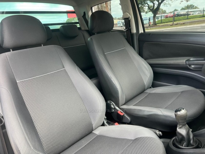 SAVEIRO 1.6 MI TRENDLINE CD 8V FLEX 2P MANUAL - 2017 - DOIS IRMãOS