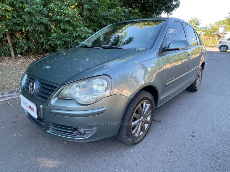 POLO SEDAN 1.6 MI COMFORTLINE 8V FLEX 4P AUTOMATIZADO - 2010 - CAMPO BOM