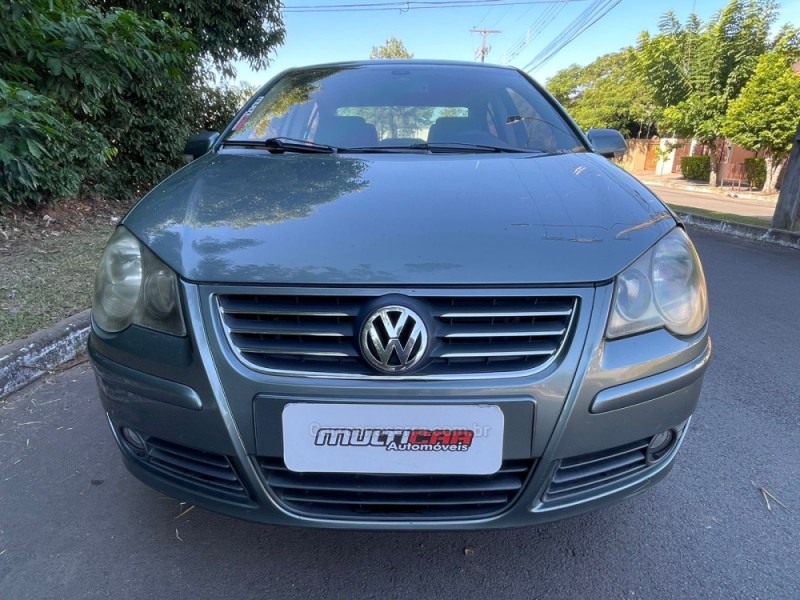 POLO SEDAN 1.6 MI COMFORTLINE 8V FLEX 4P AUTOMATIZADO - 2010 - CAMPO BOM