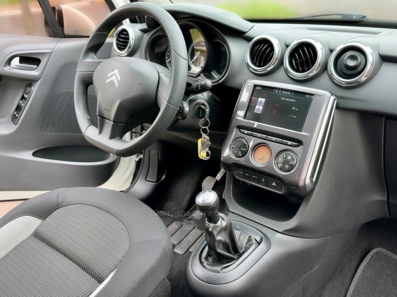 C3 1.2 TENDANCE 8V FLEX 4P MANUAL - 2017 - NOVO HAMBURGO