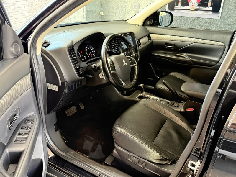 OUTLANDER 2.0 16V GASOLINA 4P AUTOMÁTICO - 2015 - FARROUPILHA