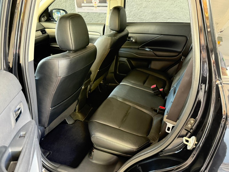 OUTLANDER 2.0 16V GASOLINA 4P AUTOMÁTICO - 2015 - FARROUPILHA