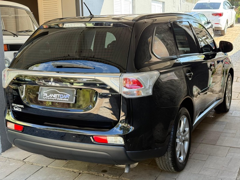 OUTLANDER 2.0 16V GASOLINA 4P AUTOMÁTICO - 2015 - FARROUPILHA