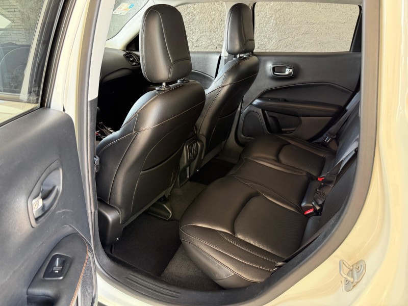 COMPASS 2.0 16V FLEX LIMITED AUTOMÁTICO - 2018 - FARROUPILHA