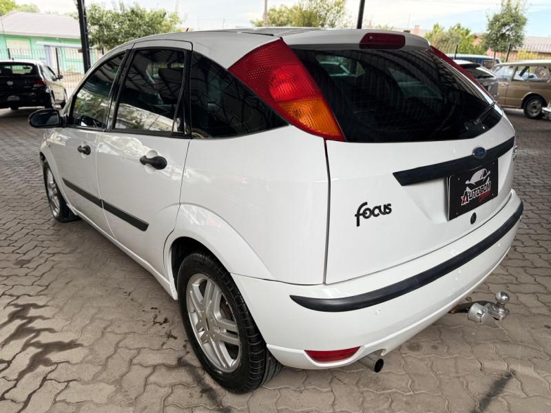 FOCUS 2.0 SE HATCH 16V FLEX 4P AUTO - 2004 - CAXIAS DO SUL