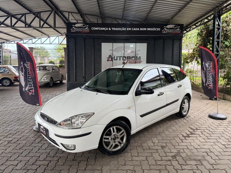 focus 2.0 se hatch 16v flex 4p auto 2004 caxias do sul