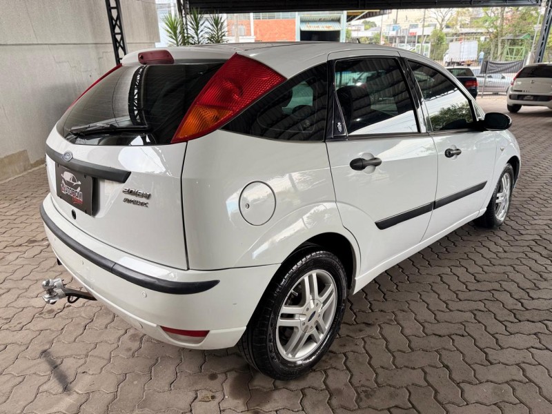 FOCUS 2.0 SE HATCH 16V FLEX 4P AUTO - 2004 - CAXIAS DO SUL
