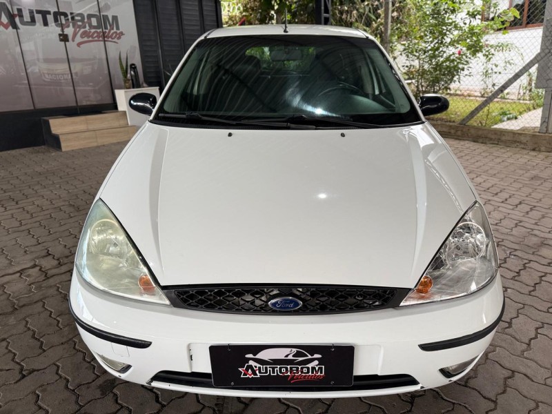 FOCUS 2.0 SE HATCH 16V FLEX 4P AUTO - 2004 - CAXIAS DO SUL