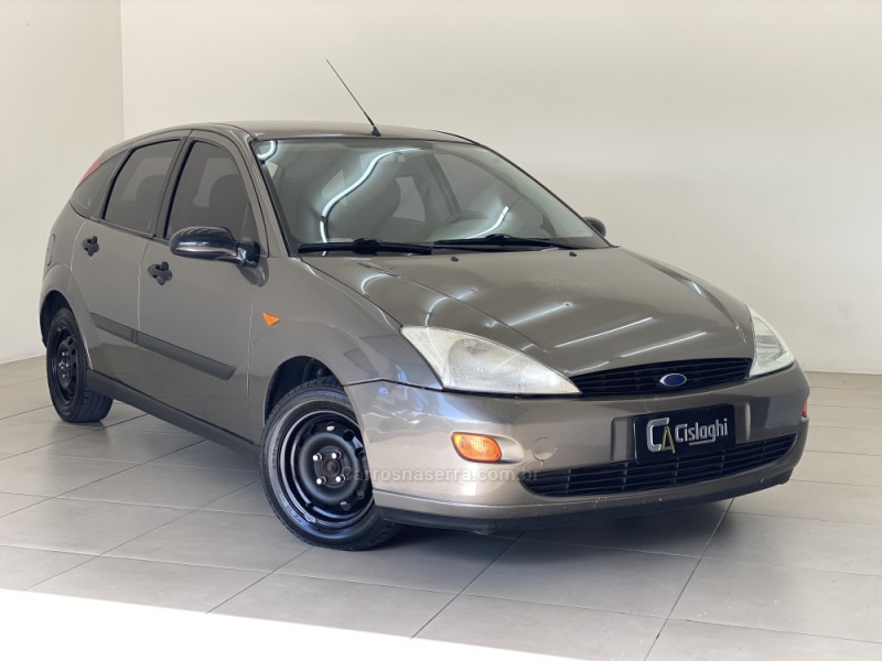 FOCUS 1.8 16V GASOLINA 4P MANUAL - 2001 - CARLOS BARBOSA