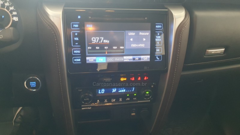 HILUX SW4 2.7 SRV 4X2 16V FLEX 7 LUGARES 4P AUTOMÁTICO - 2018 - ENCANTADO
