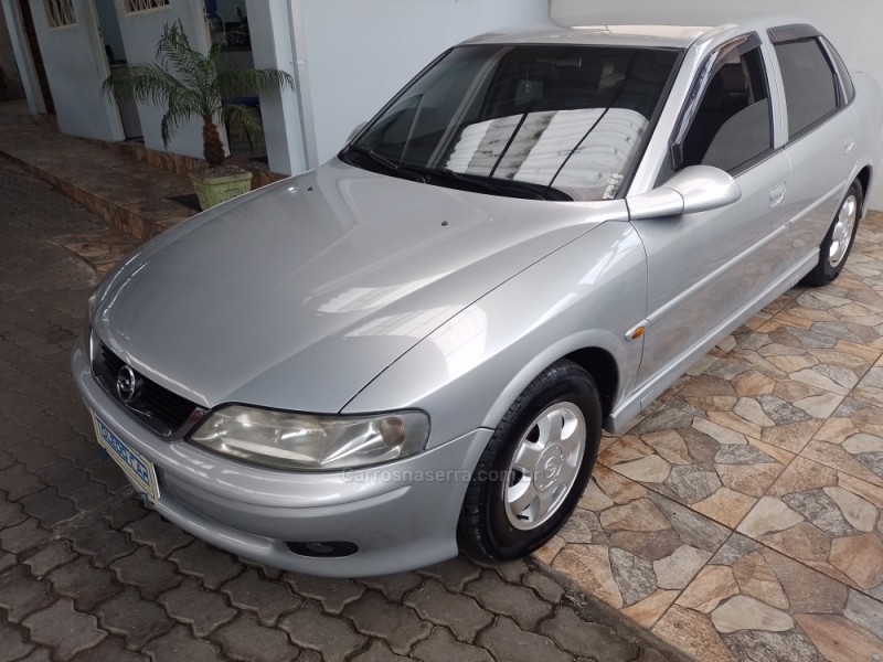 VECTRA 2.2 MPFI GLS 8V GASOLINA 4P MANUAL - 2000 - CAXIAS DO SUL