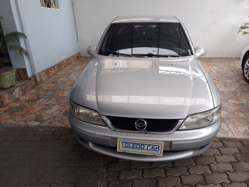 VECTRA 2.2 MPFI GLS 8V GASOLINA 4P MANUAL - 2000 - CAXIAS DO SUL