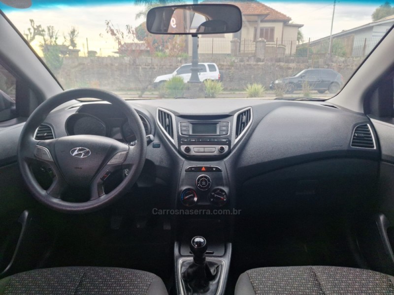 HB20 1.0 COMFORT PLUS 12V FLEX 4P MANUAL - 2017 - CAMBARá DO SUL