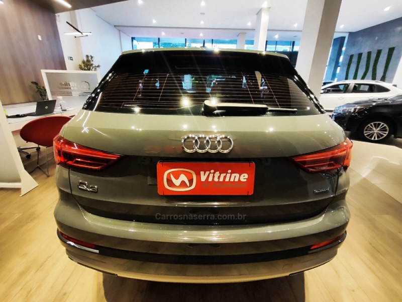 Q3 2.0 TFSI PERFORMANCE BLACK QUATTRO GASOLINA 4P AUTOMÁTICO - 2023 - ERECHIM