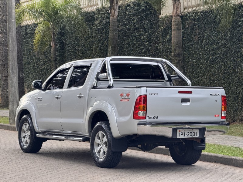 HILUX 2.7 SR 4X2 CD 16V GASOLINA 4P MANUAL - 2009 - CAXIAS DO SUL