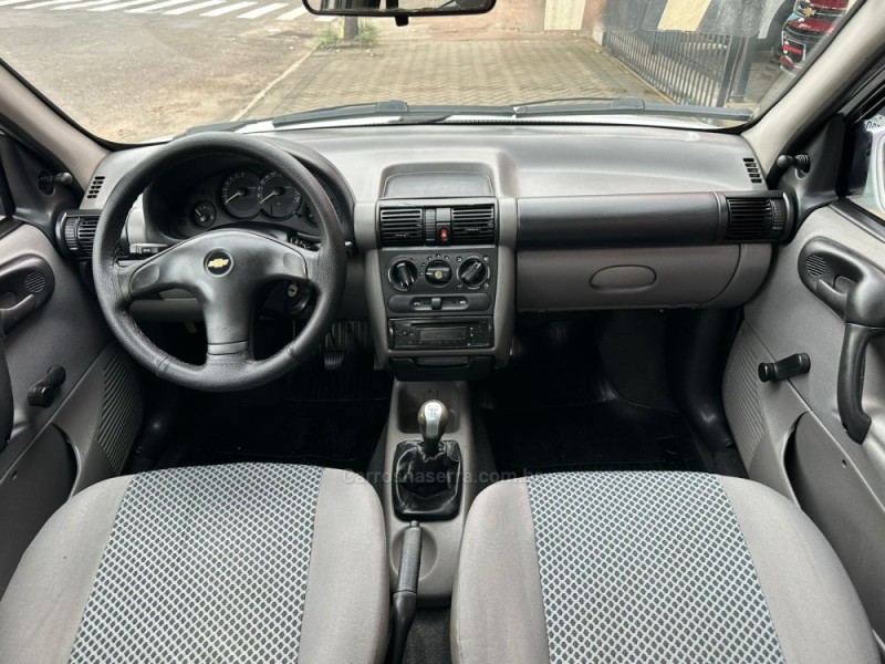 CLASSIC 1.0 MPFI LS 8V GASOLINA 4P MANUAL - 2011 - PAROBé