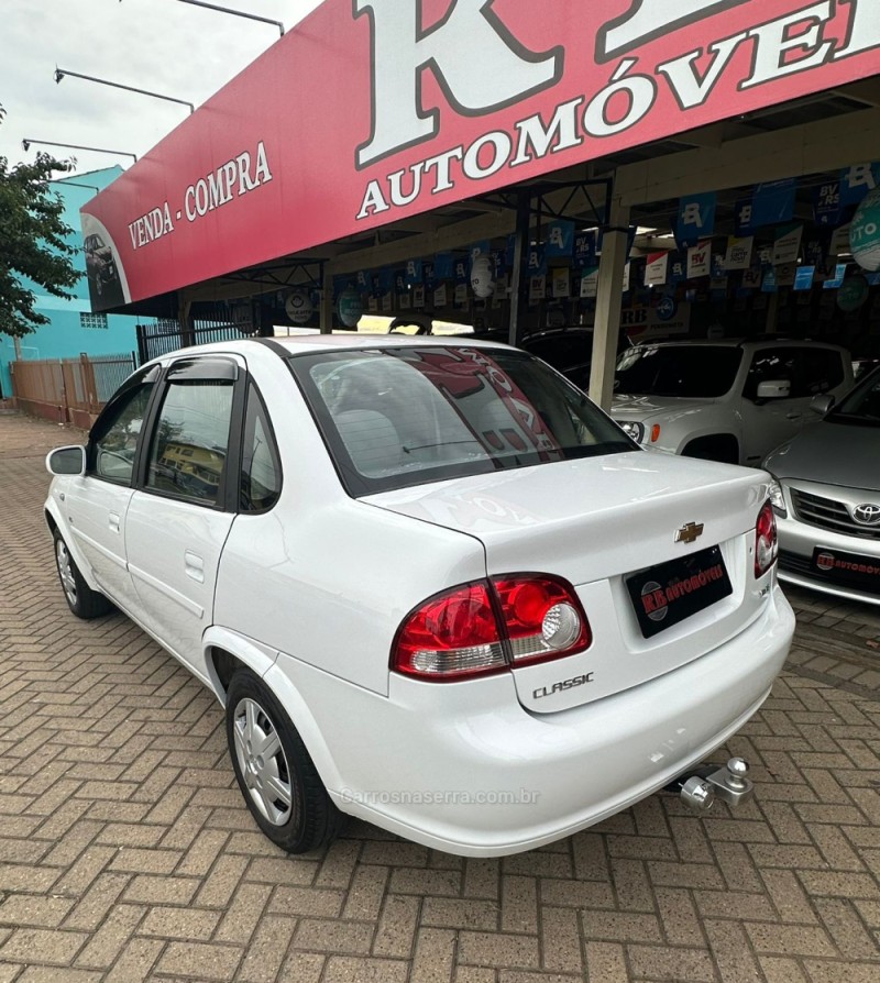 CLASSIC 1.0 MPFI LS 8V GASOLINA 4P MANUAL - 2011 - PAROBé