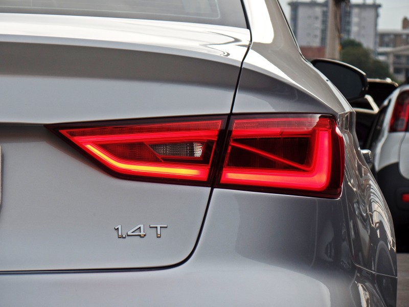 A3 1.4 TFSI SEDAN ATTRACTION 16V GASOLINA 4P S-TRONIC - 2015 - CAXIAS DO SUL
