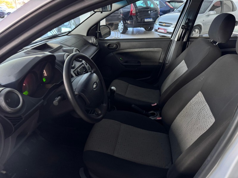 FIESTA 1.6 ROCAM SE SEDAN 8V FLEX 4P MANUAL - 2014 - CAXIAS DO SUL