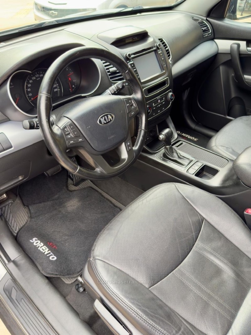SORENTO 2.4 EX 4X2 16V GASOLINA 4P AUTOMÁTICO - 2015 - LAJEADO