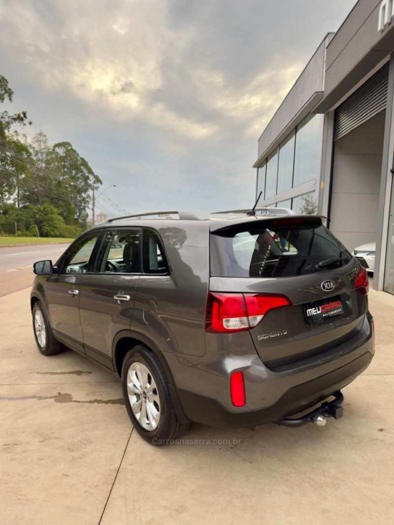 SORENTO 2.4 EX 4X2 16V GASOLINA 4P AUTOMÁTICO - 2015 - LAJEADO