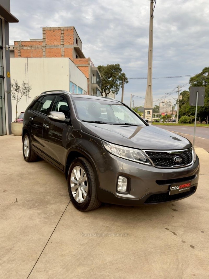 SORENTO 2.4 EX 4X2 16V GASOLINA 4P AUTOMÁTICO - 2015 - LAJEADO