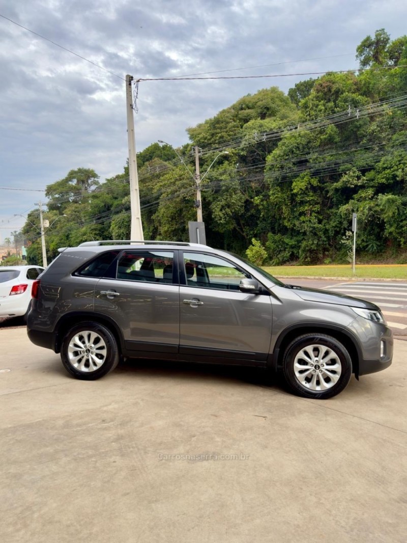 SORENTO 2.4 EX 4X2 16V GASOLINA 4P AUTOMÁTICO - 2015 - LAJEADO