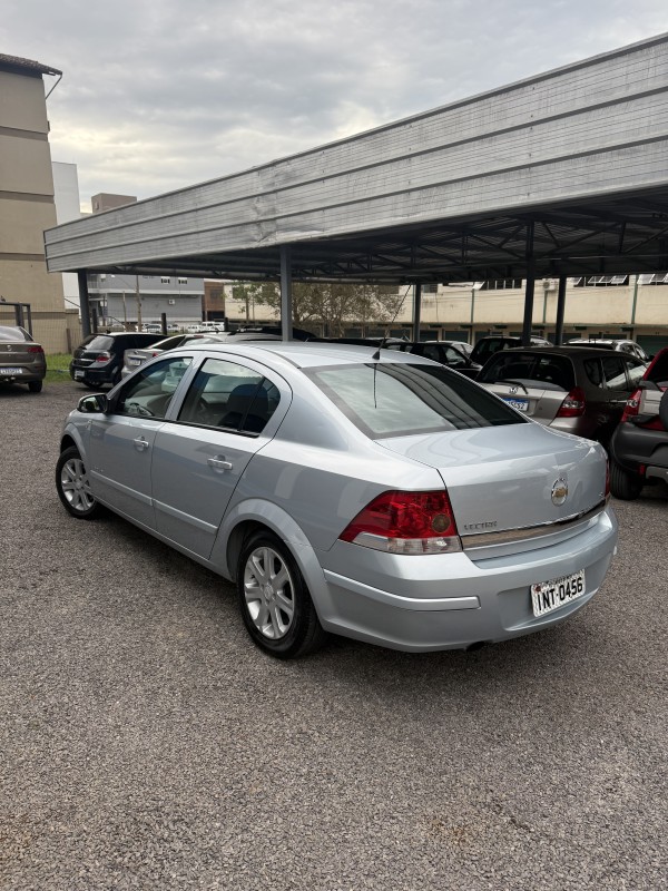 VECTRA 2.0 MPFI EXPRESSION 8V 140CV FLEX 4P MANUAL - 2007 - ARROIO DO MEIO