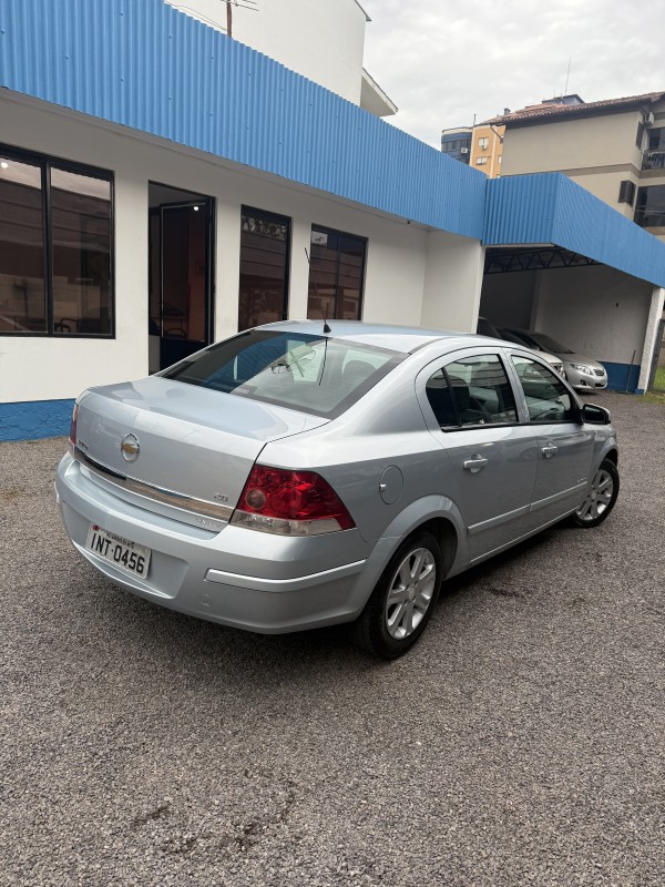 VECTRA 2.0 MPFI EXPRESSION 8V 140CV FLEX 4P MANUAL - 2007 - ARROIO DO MEIO