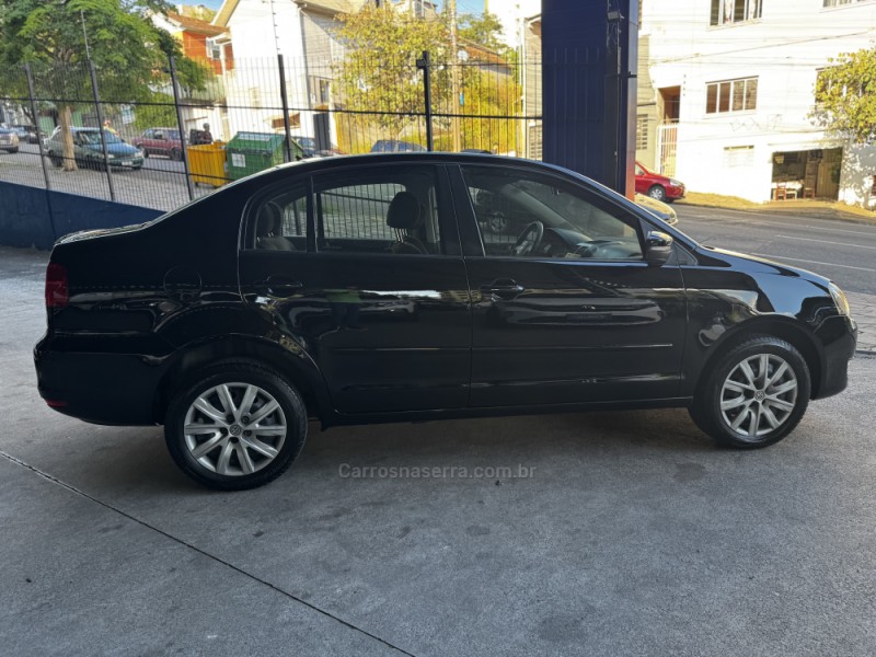 POLO SEDAN 1.6 MI 8V FLEX 4P MANUAL - 2012 - CAXIAS DO SUL