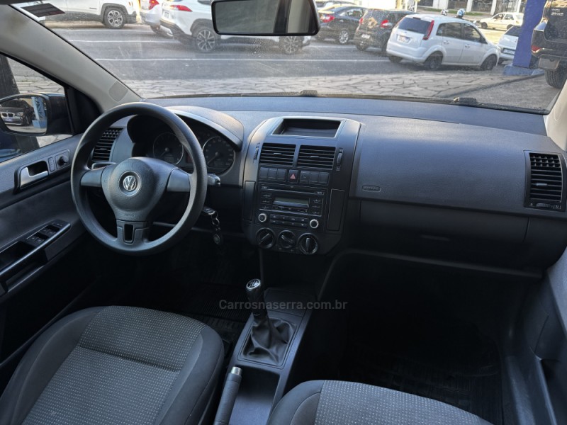 POLO SEDAN 1.6 MI 8V FLEX 4P MANUAL - 2012 - CAXIAS DO SUL