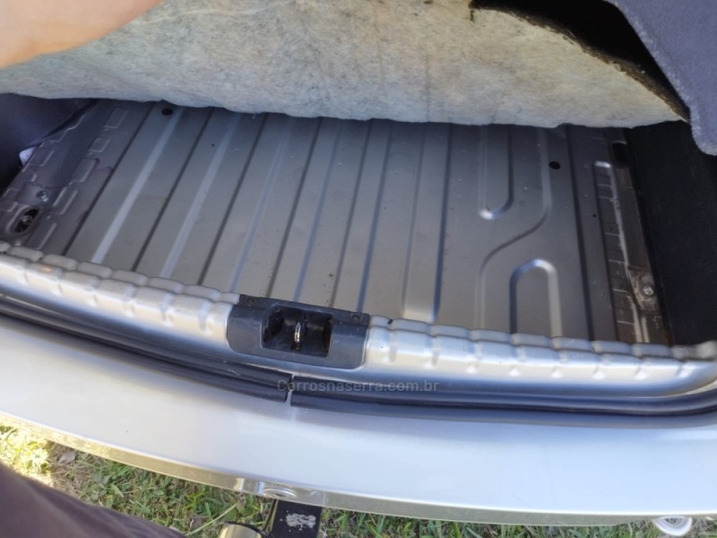 DUSTER 2.0 DYNAMIQUE 4X2 16V FLEX 4P AUTOMÁTICO - 2013 - NOVO HAMBURGO