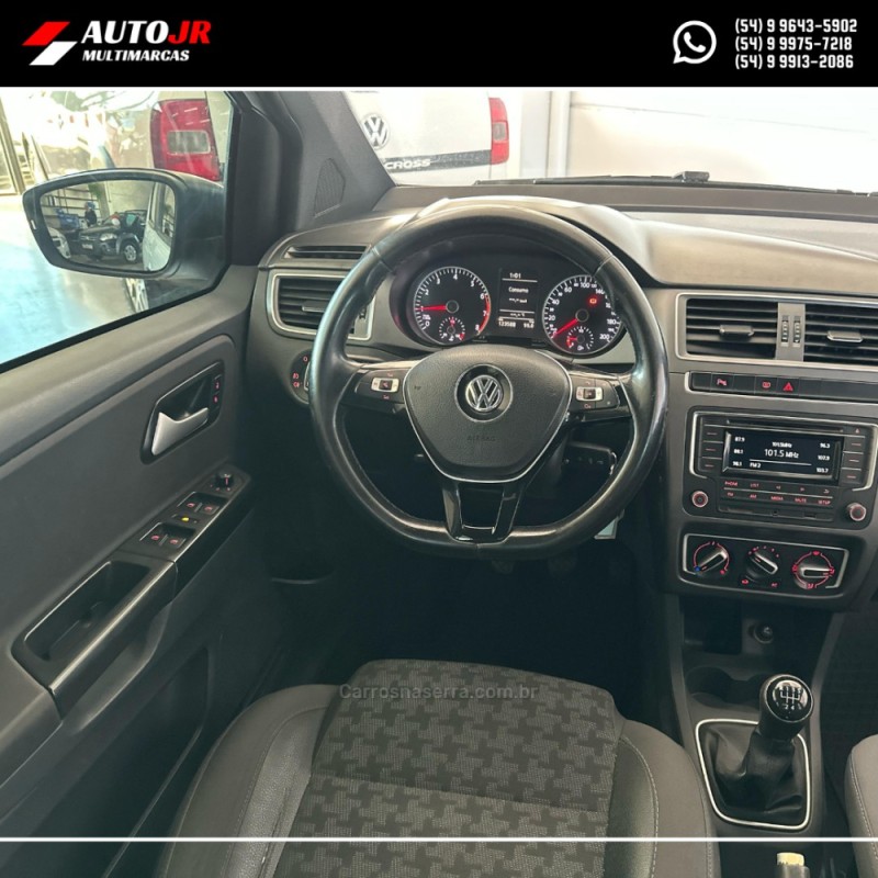 FOX 1.0 MPI TRACK 12V FLEX 4P MANUAL - 2017 - VACARIA