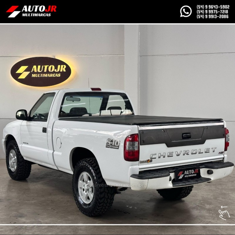 S10 2.4 MPFI ADVANTAGE 4X2 CS 8V FLEX 2P MANUAL - 2009 - VACARIA