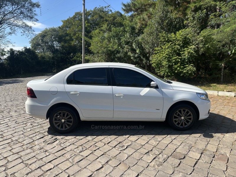 VOYAGE 1.0 MI CITY 8V FLEX 4P MANUAL - 2010 - NOVA PRATA
