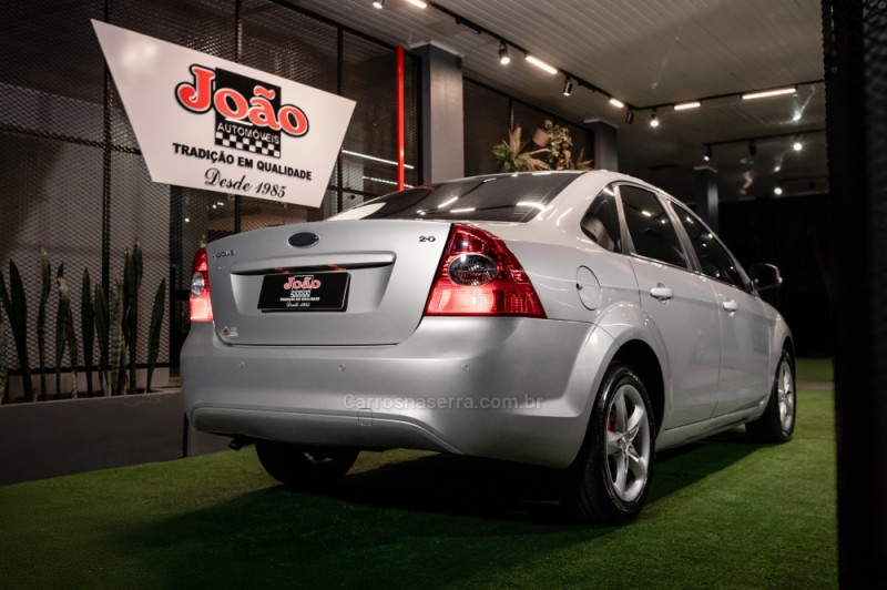 FOCUS 2.0 GLX 16V FLEX 4P AUTOMÁTICO - 2009 - CASCA