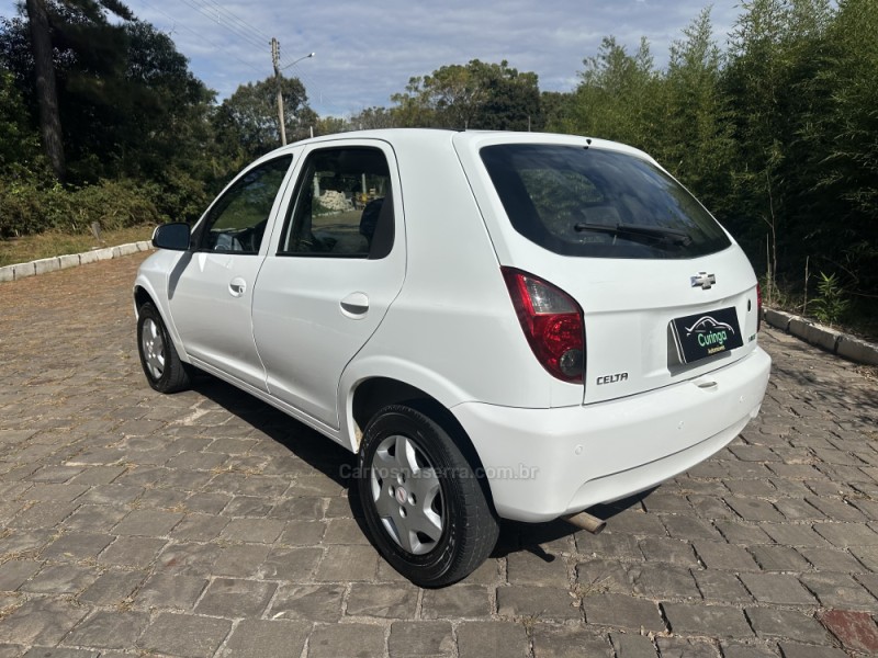 CELTA 1.0 MPFI LT 8V FLEX 4P MANUAL - 2012 - NOVA PRATA