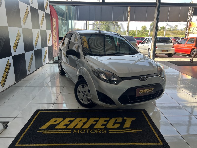 FIESTA 1.6 MPI 8V GASOLINA 4P MANUAL - 2011 - PORTãO