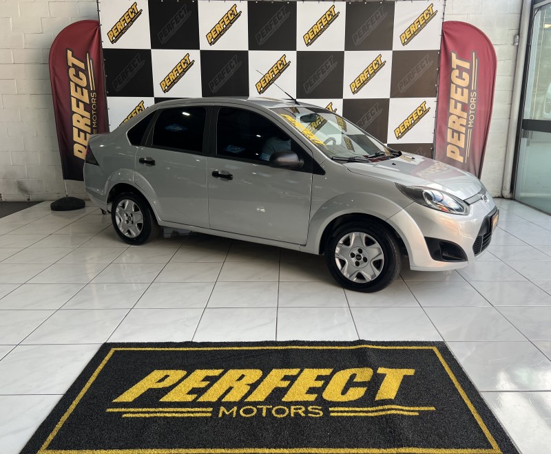 FIESTA 1.6 MPI 8V GASOLINA 4P MANUAL - 2011 - PORTãO