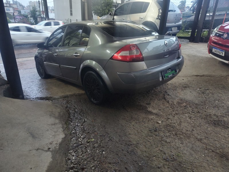 MÉGANE 2.0 DYNAMIQUE SEDAN 16V GASOLINA 4P AUTOMÁTICO - 2008 - CAXIAS DO SUL