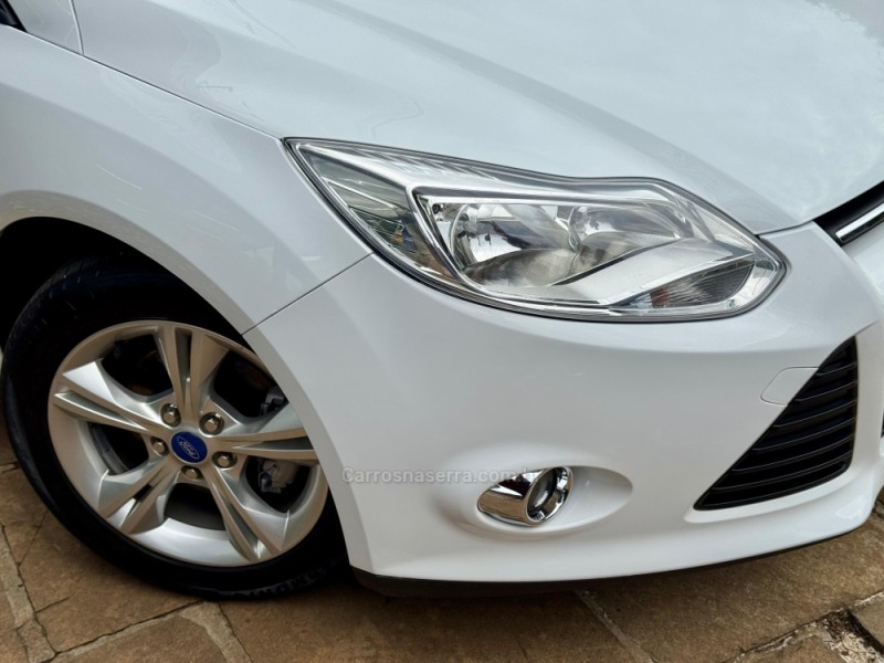 FOCUS 1.6 SE HATCH 16V FLEX 4P AUTOMÁTICO - 2015 - LAGOA VERMELHA