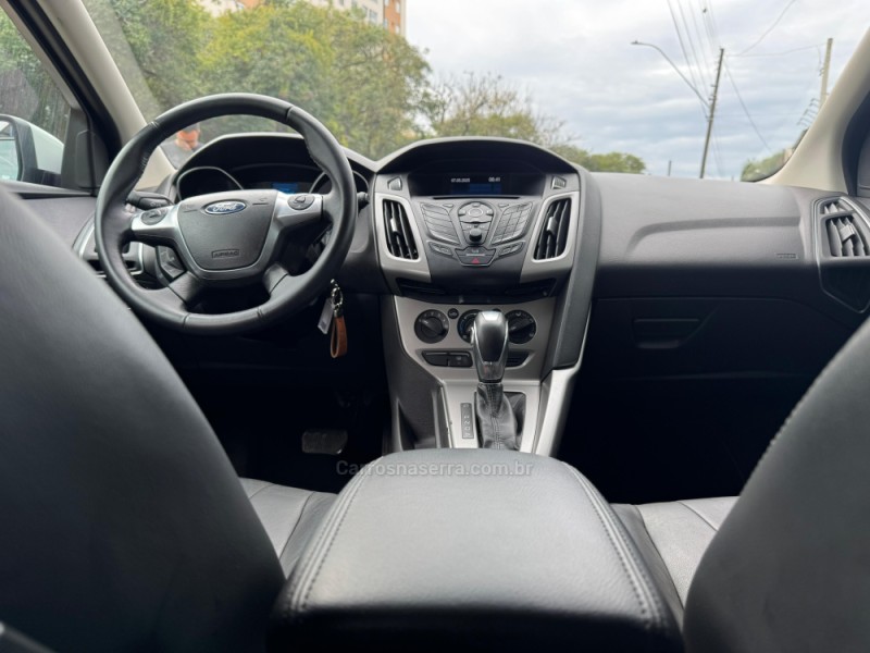 FOCUS 1.6 SE HATCH 16V FLEX 4P AUTOMÁTICO - 2015 - LAGOA VERMELHA